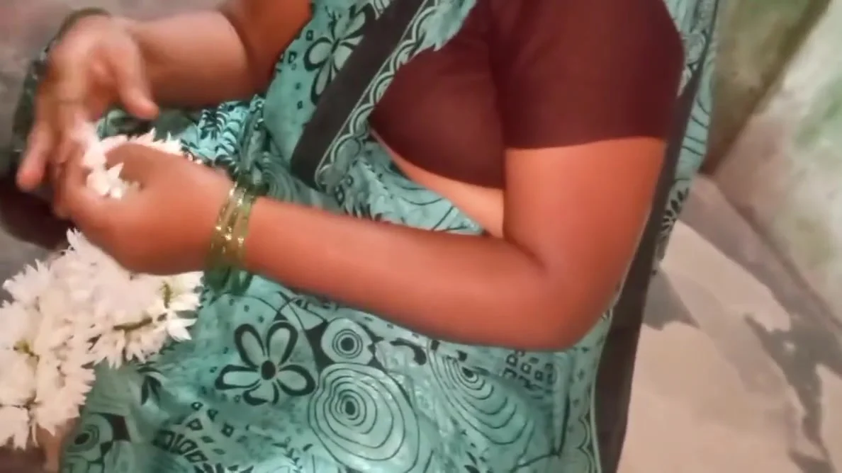 Priyanka Aunty Tight Pussy Big Boobs Show