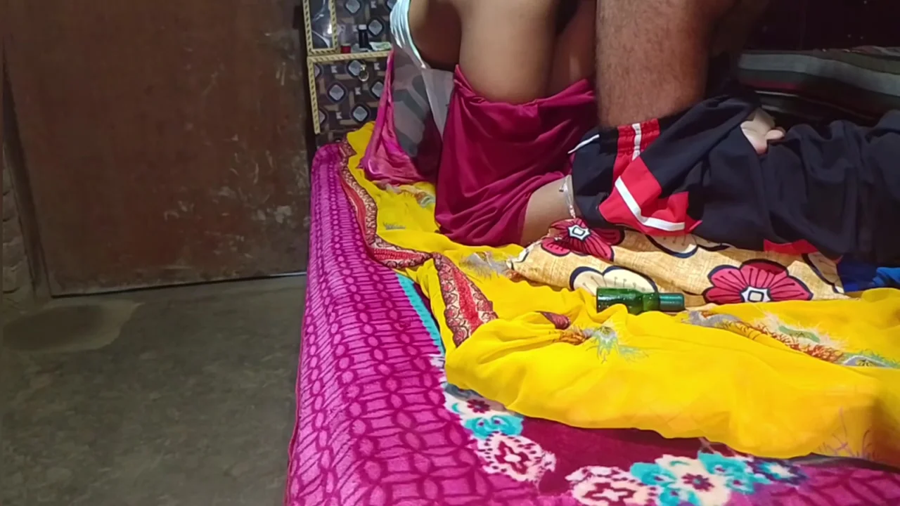 Bhabhi Ki Baid Par Thook Lagake Gaand Mari