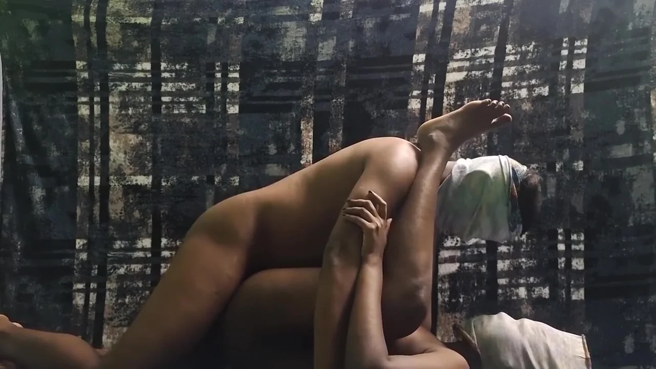 Secret Sex With Hubbys Friend 3 (nanban Manaivi Pundai Virithal)