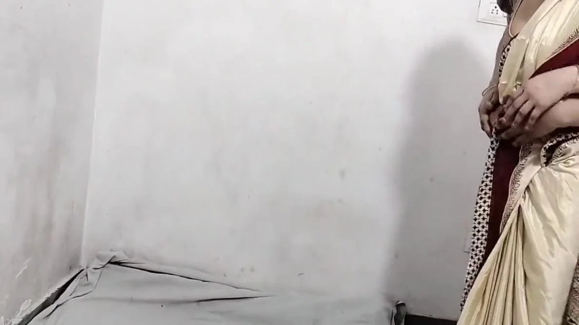 Village Girl Ko Paise Dekar Hotel Me Le Jakar Pel Diya