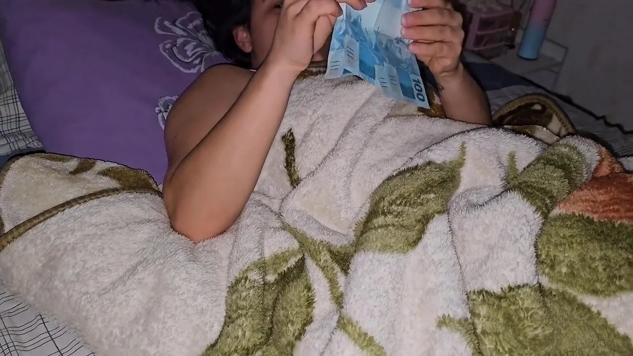 Family Xxx And Cute Pussy In Xxx Desi My Stepdaughter Lets Me Touch Her In Exchange For Money, I See Her Pussy Is So Cute