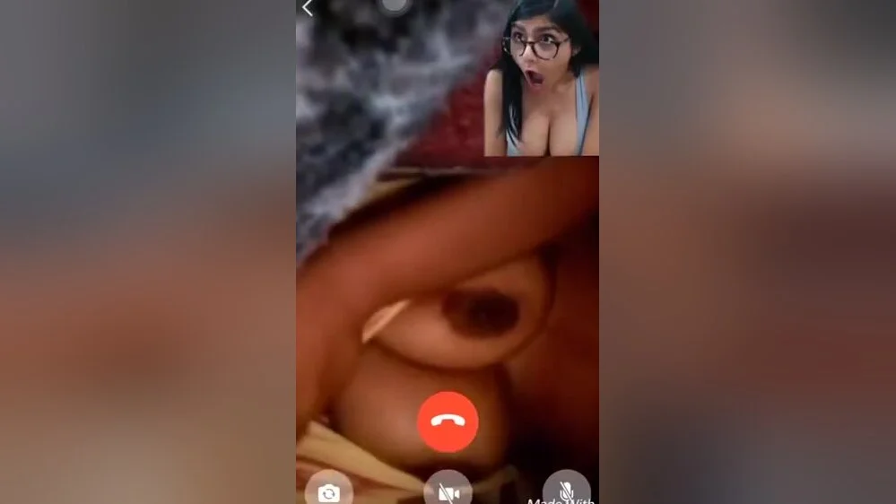 Today Exclusive- Cute Tamil Girl Showing Her Boobs 1