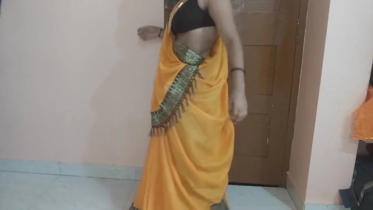 Rajashthani Village Bhabhi Danceing Nude In Her Room