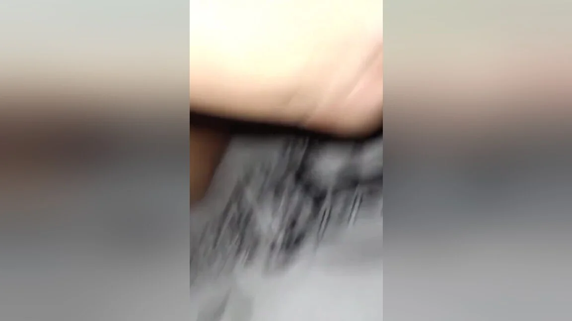 मेरो सबैभन्दा मिल्ने साथीले मलाई मोटेलमा लैजान्छ र मलाई धेरै कुकुर दिन्छ जबसम्म यसले मलाई रुन्दैन