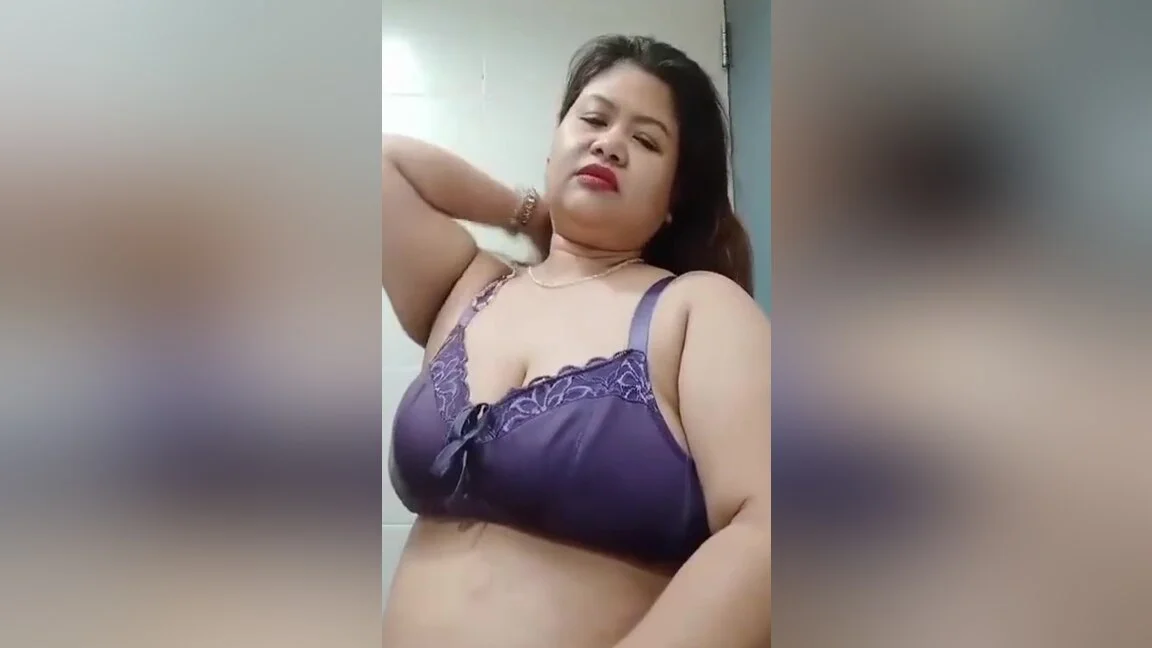 Malayalam Girl Masturbating And Penetrating Her Vagina 2