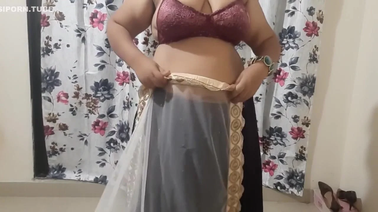 Hot Naughty Indian Desi Bhabhi Getting Ready For Her Secret Boyfriend
