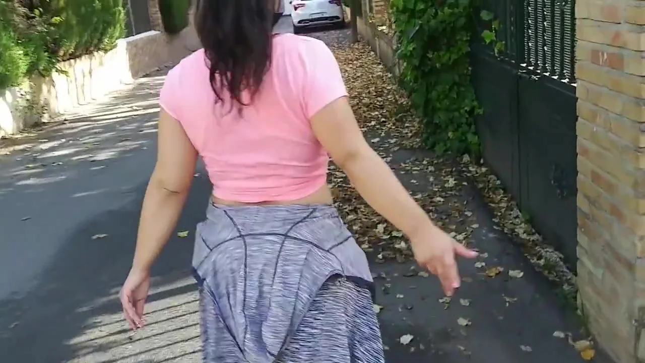 Public Flashing Boobs And Blowjob In The Street