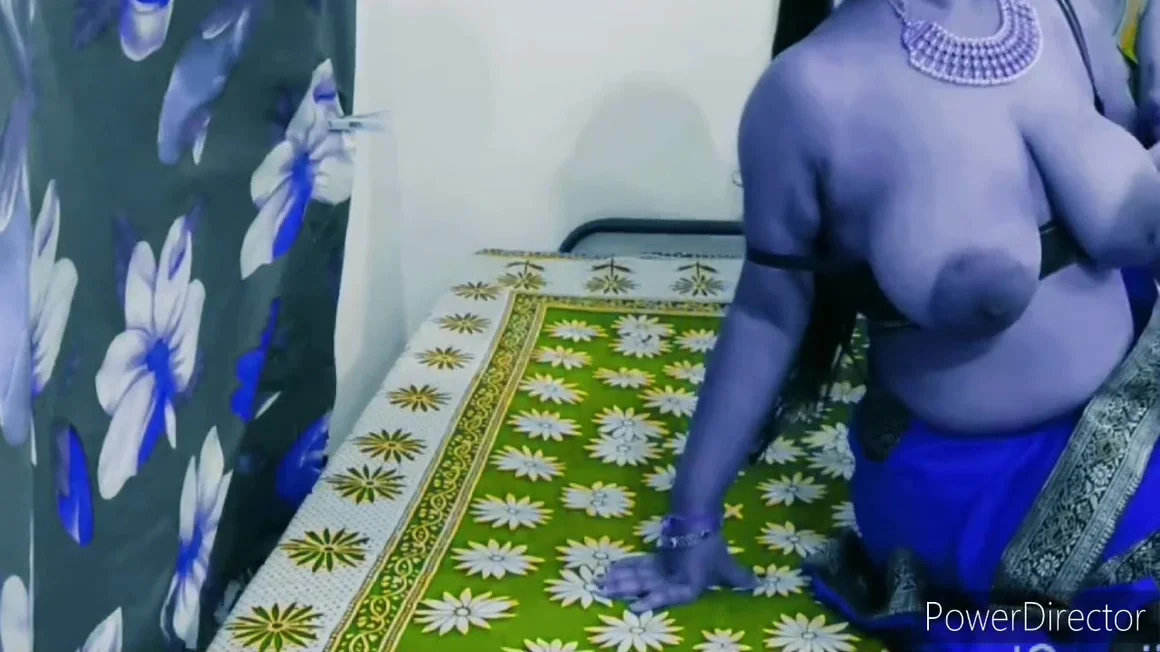 Big Ass Beautiful Saree Shila Masi Cheating Hasband And Missionary Fuck With Her Stepnephew Long Time In Bedroom