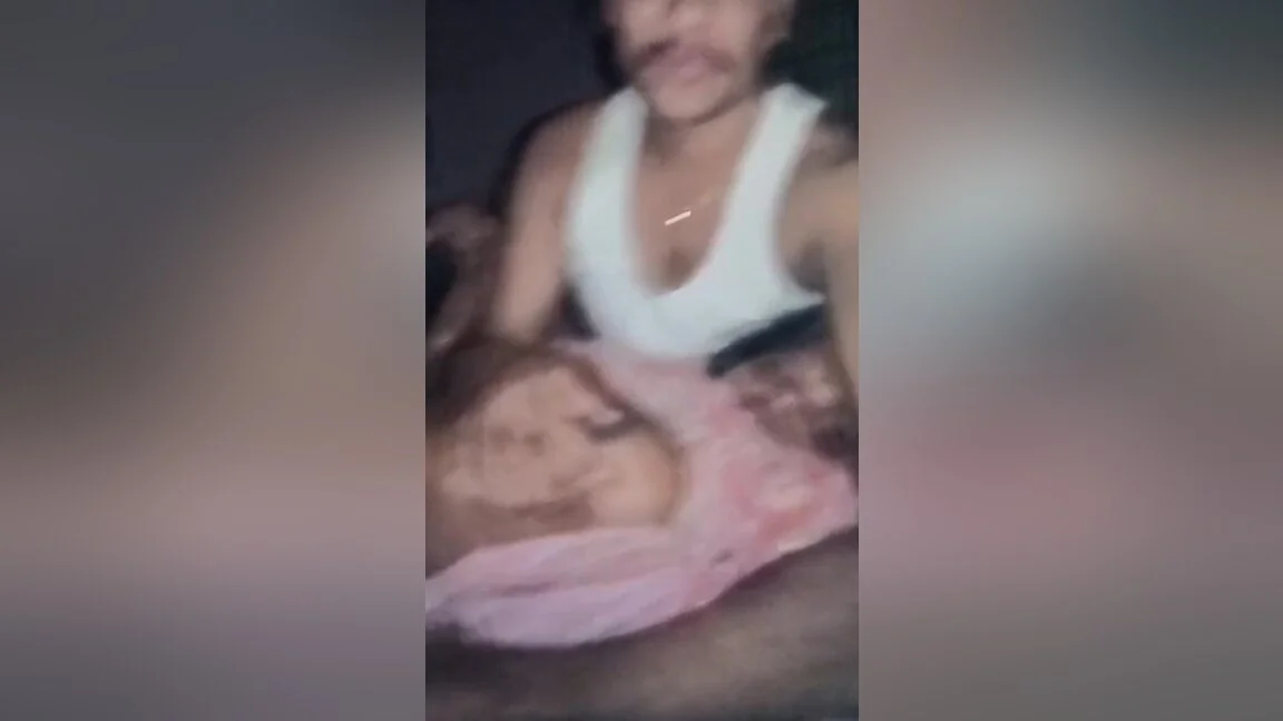 Indian Wife Kissing And Fuking