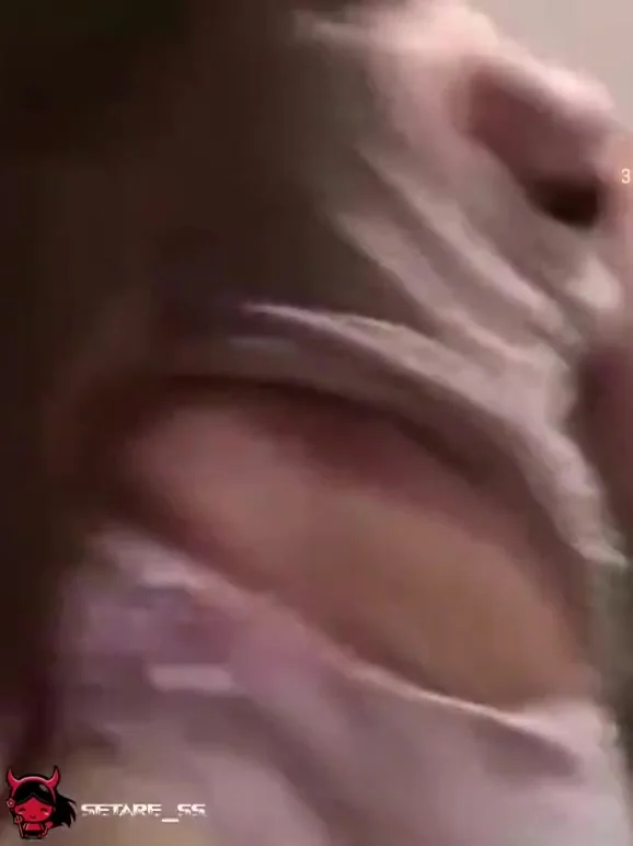 پریوده حشری شده برس رو میکنه تو کونش بعدش خود ارضایی میکنه-she Is Horny Does Handjob-anal With Brush