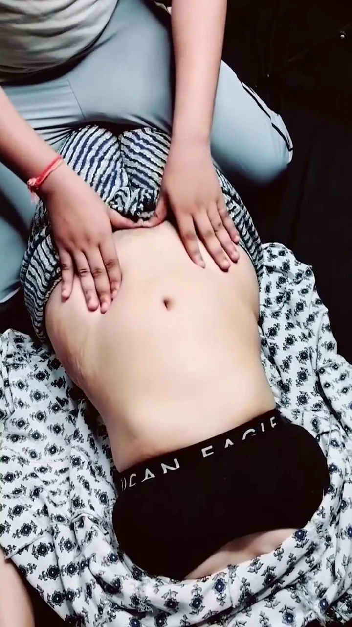 1 Hot Riya Aur Stepbrother Vicky Meet First Time ( Hindi Audio ) And Make First Night In Day