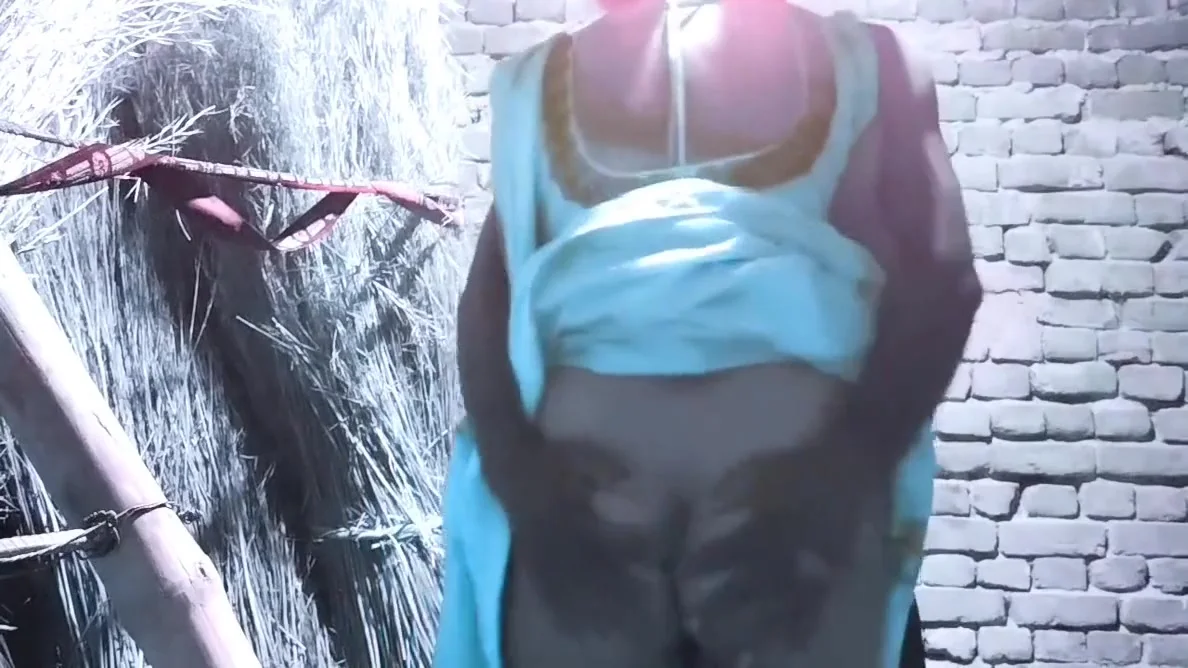 Andheri Raat Me Komal Chachi Ki Choot Mere Hath Me