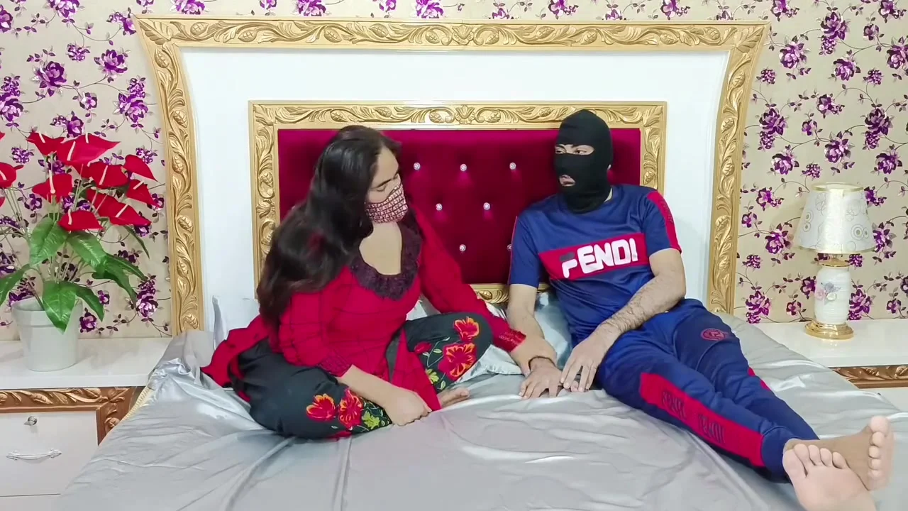 Chachi Quente Indiano E Bhatija