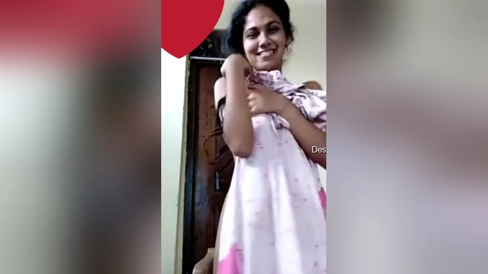 Shy Mallu Girl Shows Her Boobs And Pussy