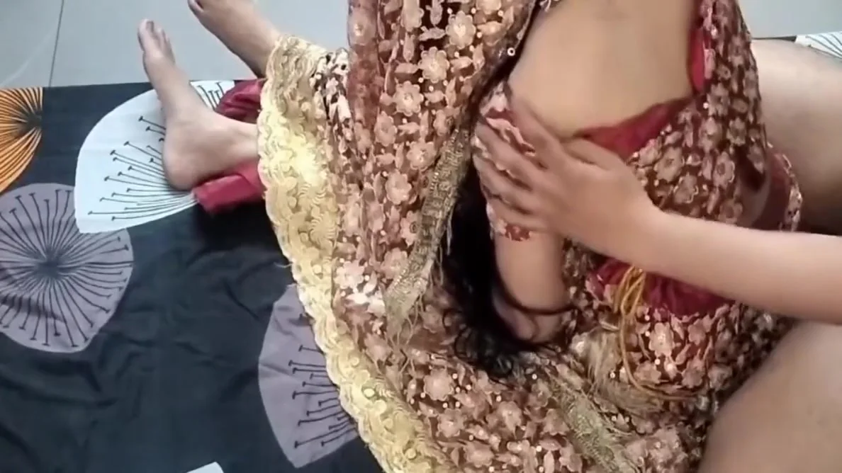 New Dulhan Ko Chod Kar Bur Se Paani Nikal Diya
