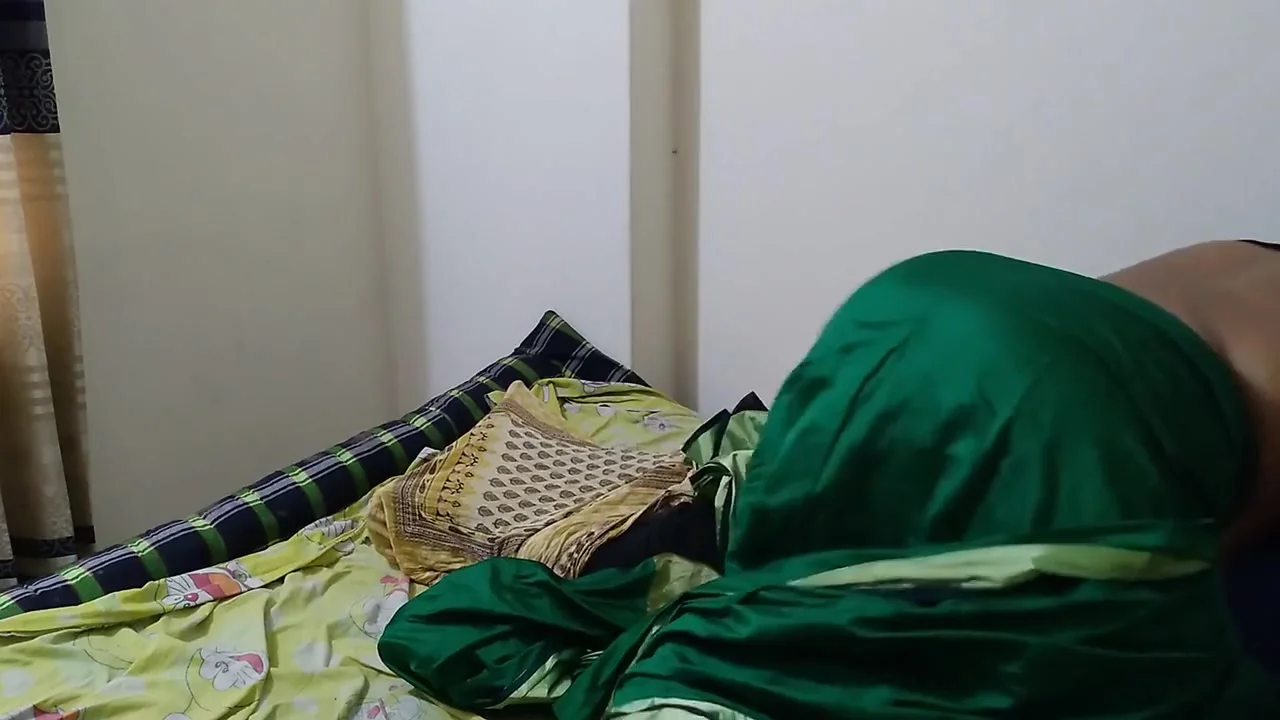 Gujarati Hot Milf Stepmom Gets Horny And Shares Stepsons Bed Then She Fuck Stepson & Cowgirl Riding - Indian Sex