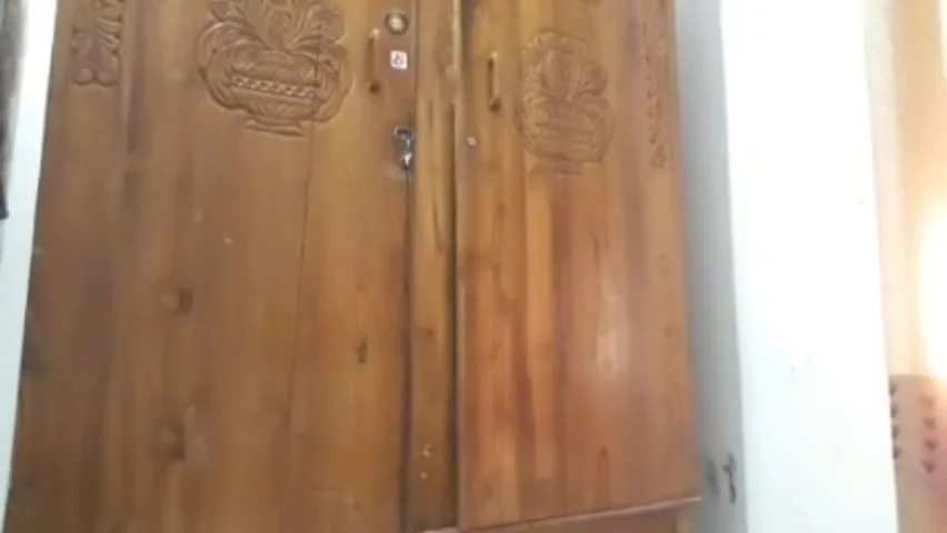 Sri Lankan teen 18+ Hard Finger Pussy කොහොමද මෝල් කෙල්ල