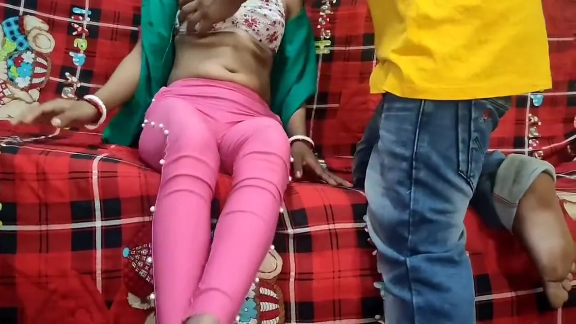Desi Bhabhi Ne Apane Yaar Ka Kapada Pahankar Apane Pati Ke Sath Chudai Ki
