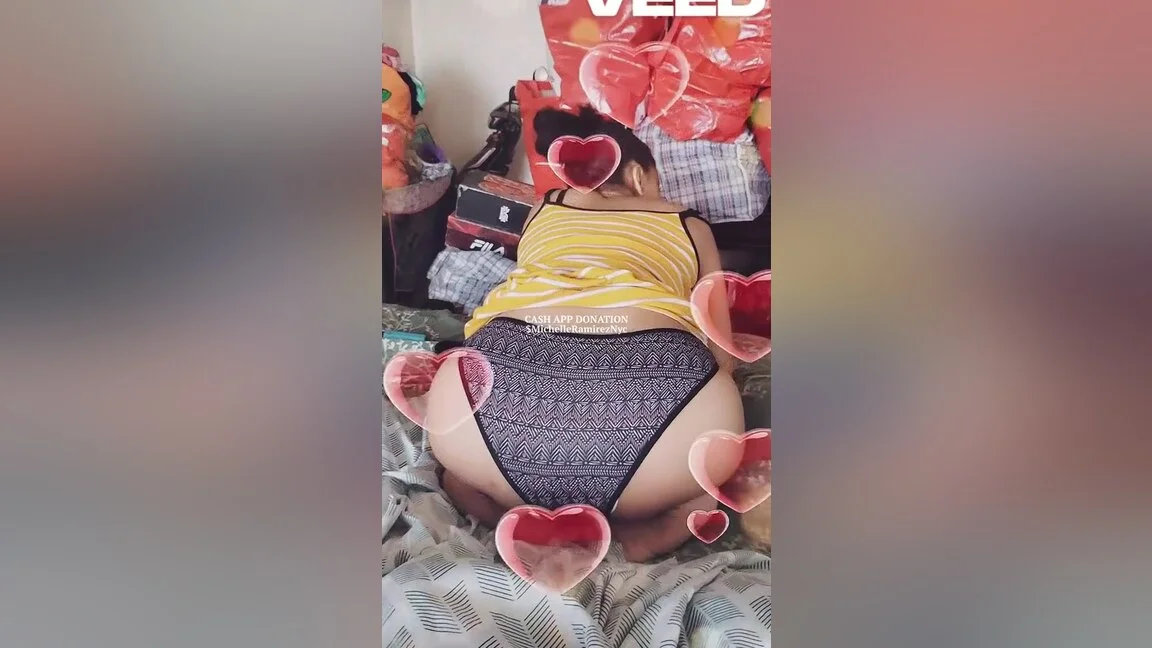 Nerds Give Blow Job At A Party