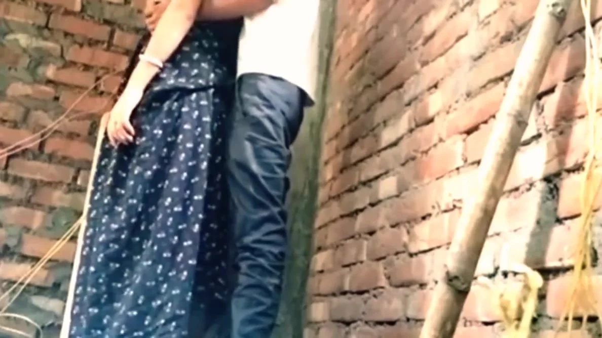 I Gate Change To Fuck My Bhabi In Outdoor