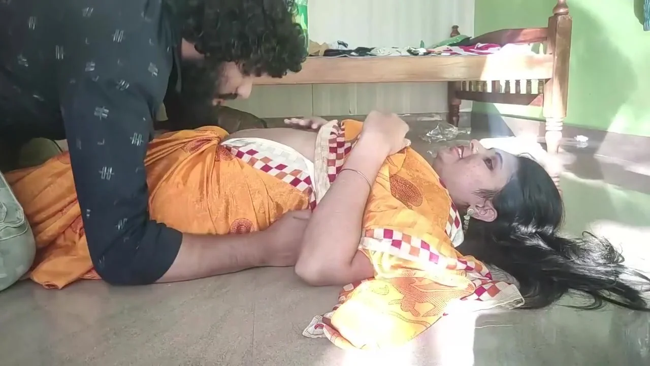 Vaishnavy And Sharun Raj Long Lip Lock , Lie Down And Hot Lip Lock Romance, Mallu Couple Hot Kissing Romance, Lip Lock