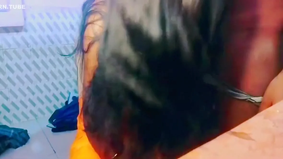 Deshi Bhabhi For Boobs Masage 2