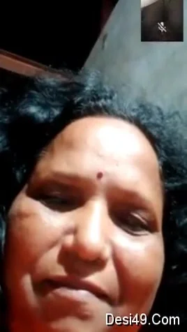 Today Exclusive- Desi Village Aunty Showing Her Pussy On Video Call
