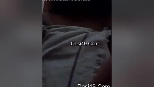 Today Exclusive-super Cute Look Desi Girl Play With Her Boobs