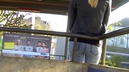 Candid - Sexy Ass In Tight Jeans