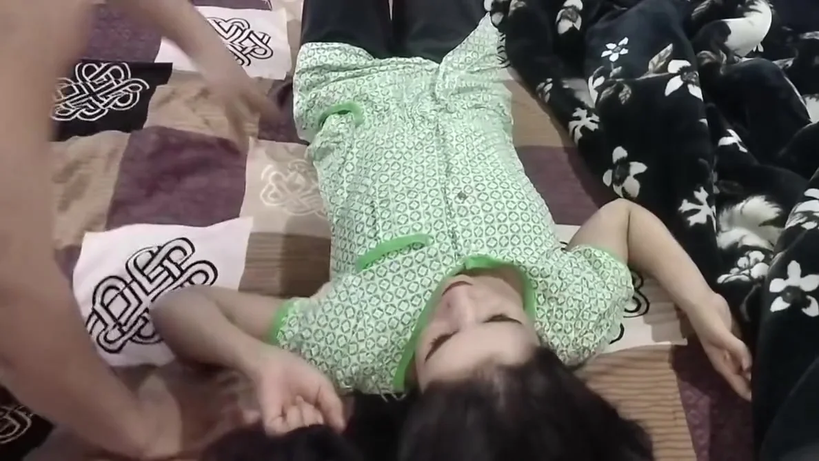 Bhabhi Ko Video Dikha Kar Big Boobs Daba Daba Kar Pela