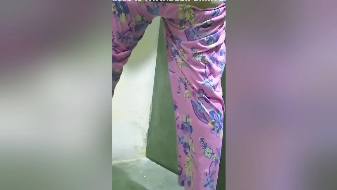 Big Ass Bhabhi Pee Show For Her Ex Lover