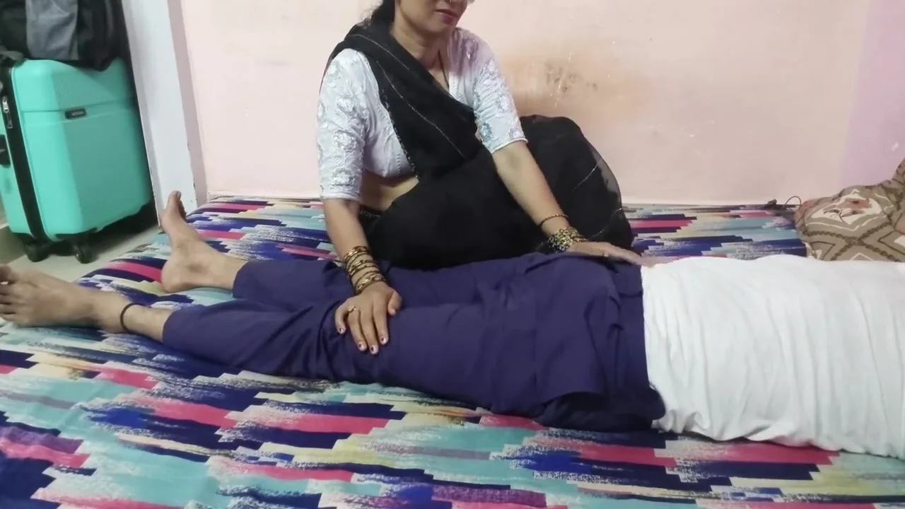 Gorgeous Busty Desi Indian Bhabhi Fucked In Kitchen