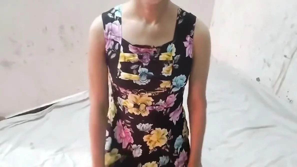 Desi Girl Ko Nahate Samay Hi Chod Diya