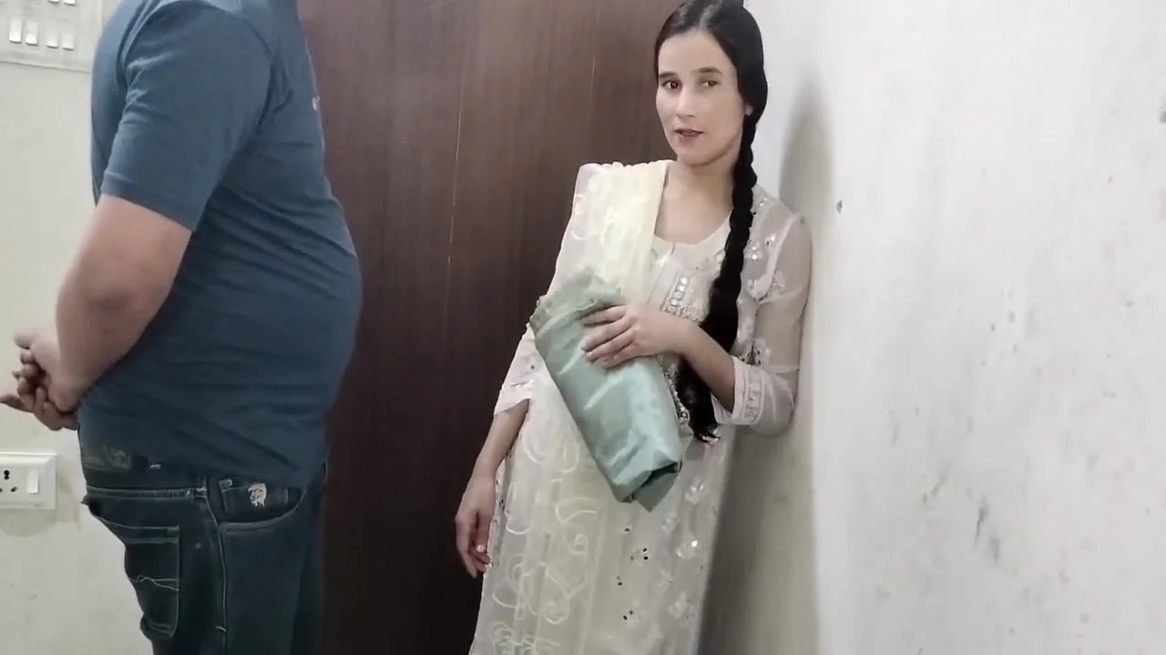 Li Ya In Barish Me Aaya Delevery Boy Ne Tip Me Bhabhi Ka Bur