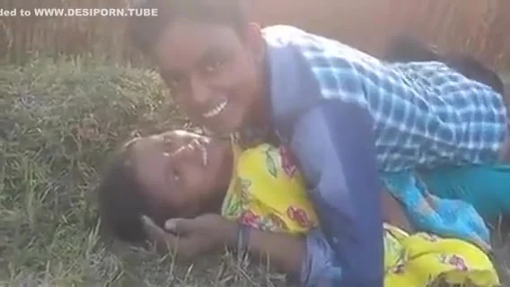 Indian Desi Louvers Outdoors Fucking In The Jangle