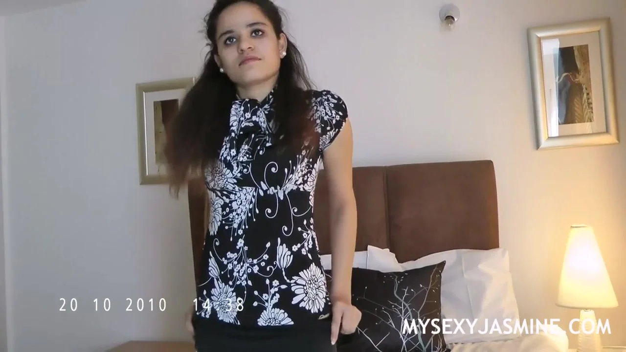 Jasmine Mathur In Indian College Girl Stripping Porn Show