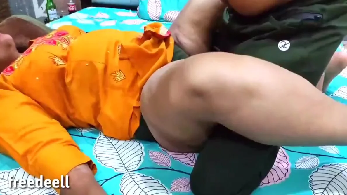 Bhabhi Boli Gand Mei Dalo Aj Ghar Par Koi Nhi Ha - Desi Bhabhi