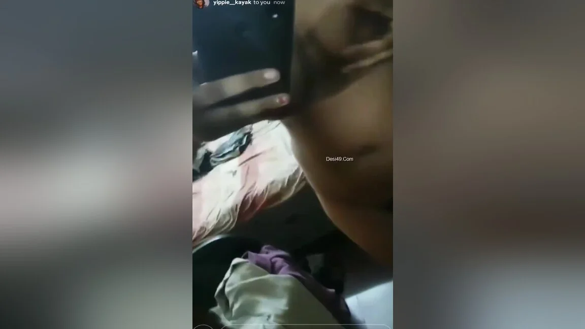 Today Exclusive- Desi Girl Showing Her Nude Body