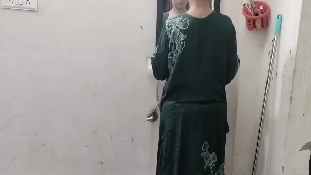 College Girl Ko Saman Dene Ke Bahane Pel Diya