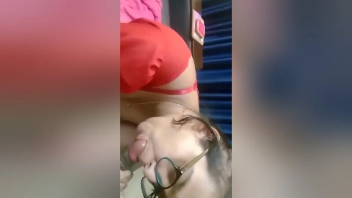 Today Exclusive- Sexy Nri Bhabhi Blowjob