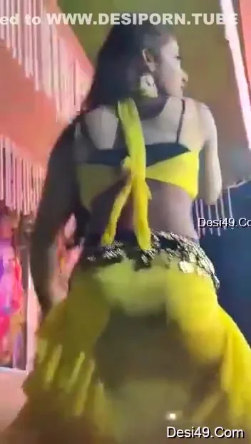 Today Exclusive- Sexy Desi Girl Hot Dance