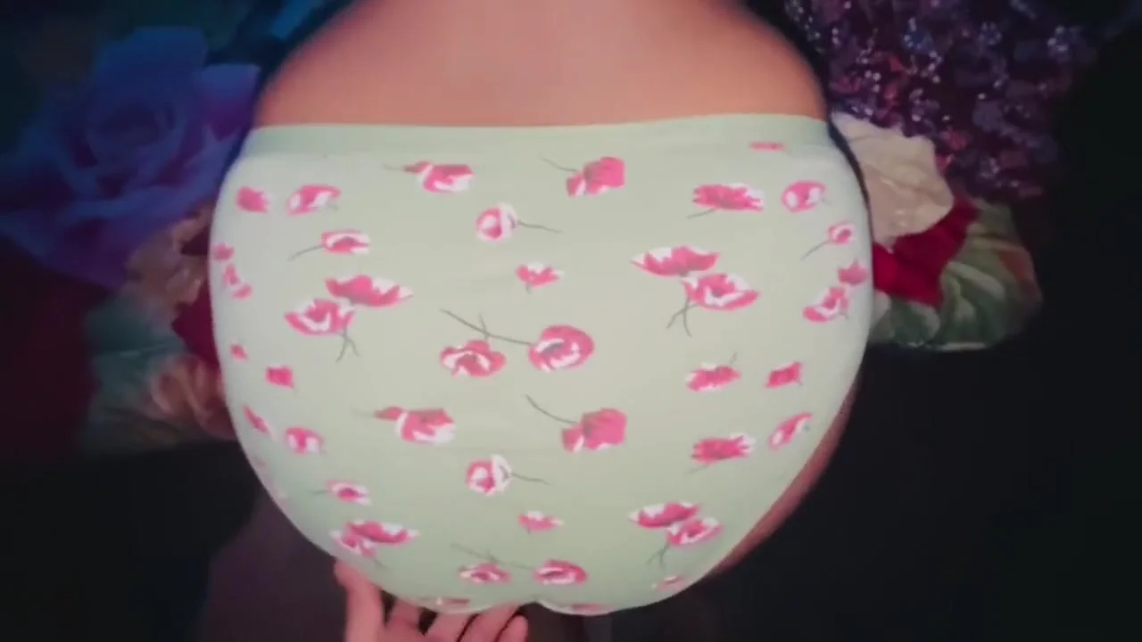 Sexy Ayesha Bhabhis Baddi Ass!