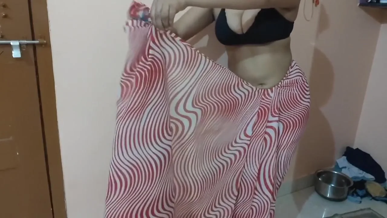 Huge Boobs - My Big Titts Are Flashing Out Of My Bra