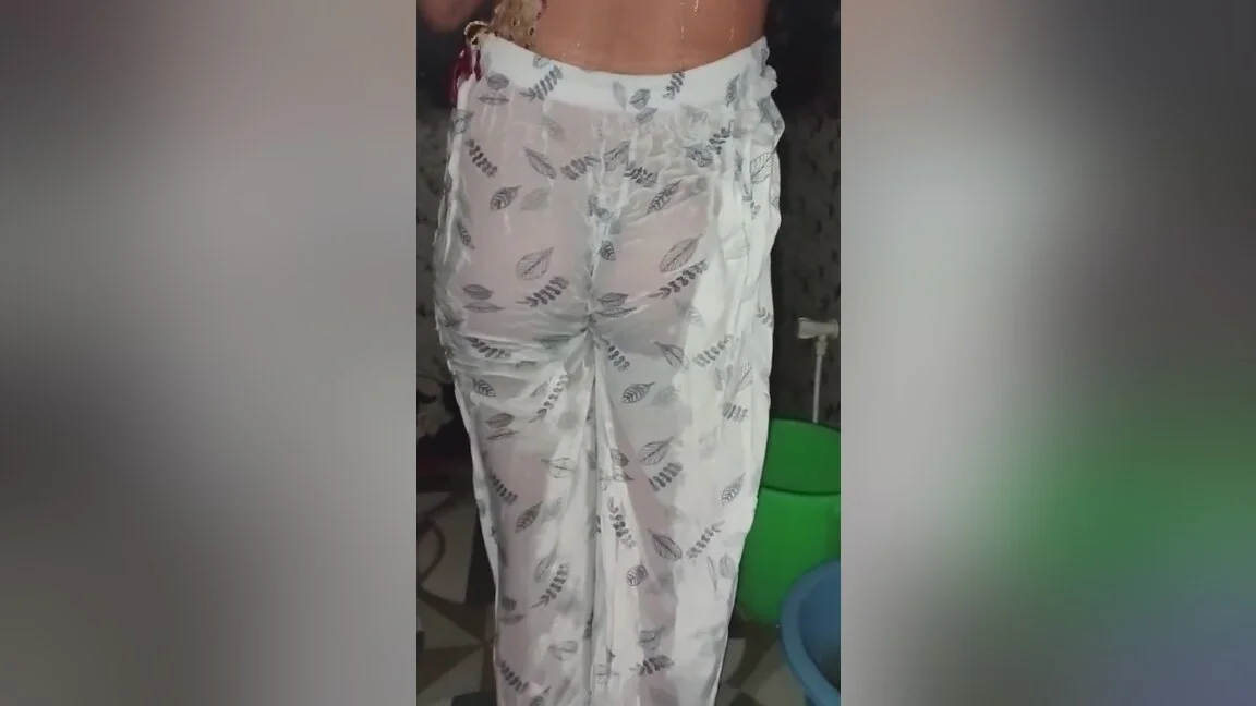 Priya Aunty Take Bath In Plazo Hot Ass Love