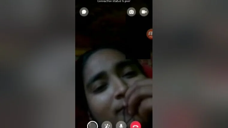 Today Exclusive- Boudi Showing Her Big Boobs On Video Call