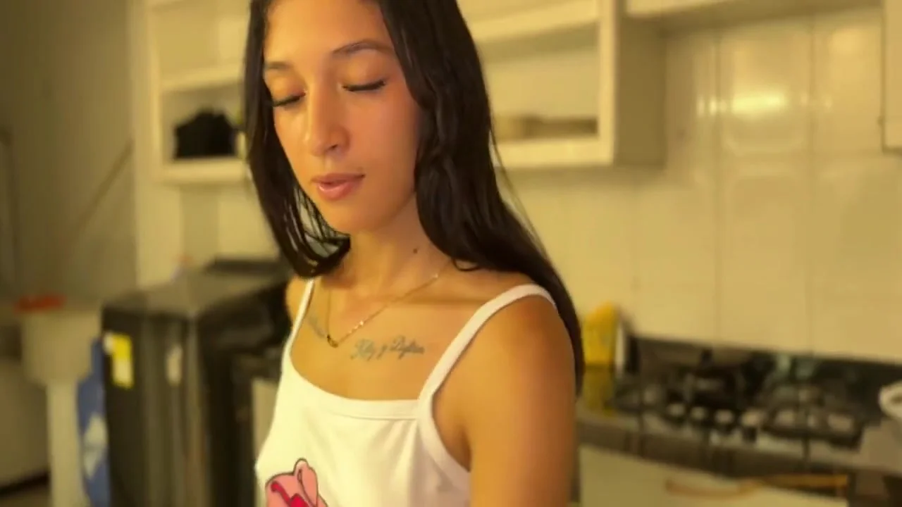 Indian Rough Sex Between Strangers. Sexy Indian Girl Asks Stranger For Help And He Takes Advantage Of It To Put His Huge