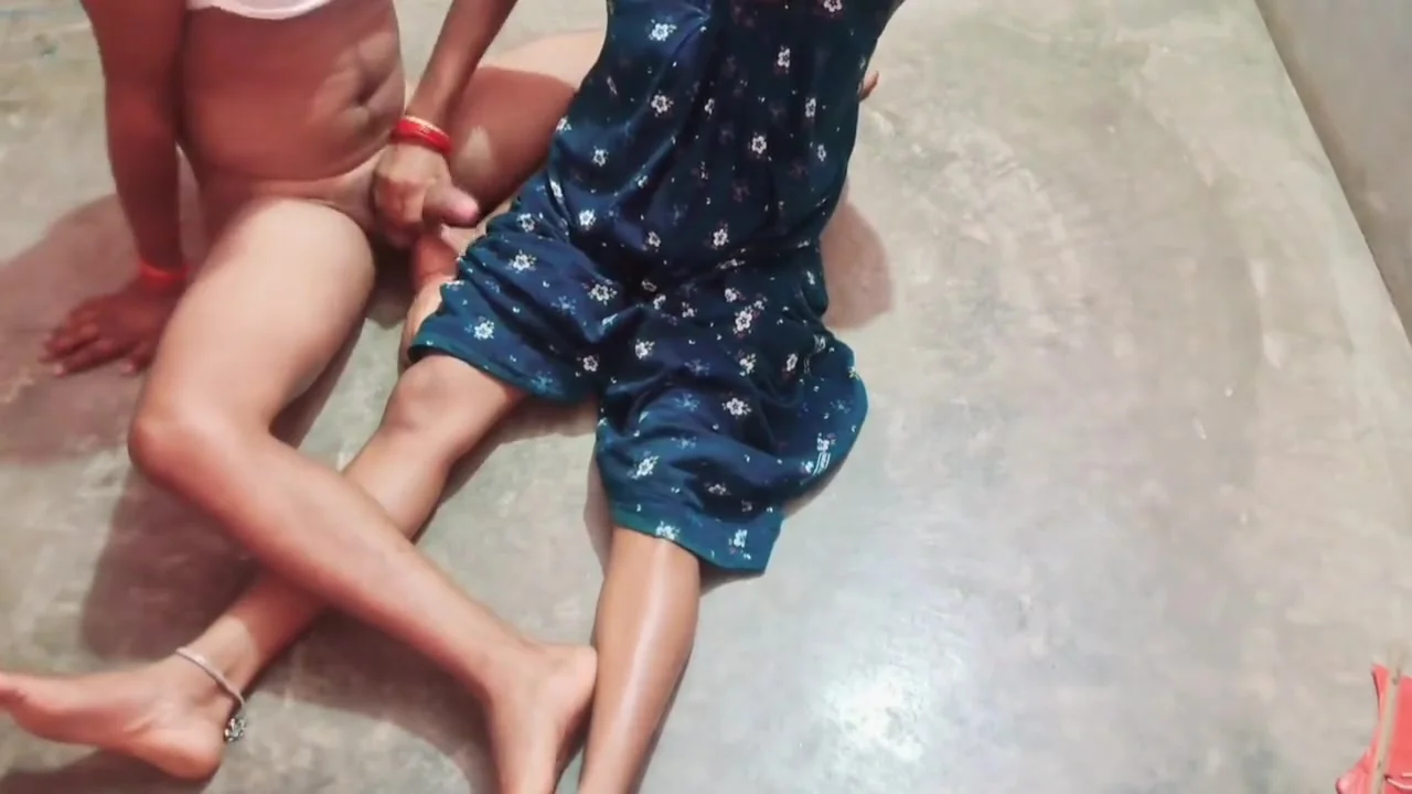 Desi Bhabhi Fucked Hardcore By Indian Village Devar While Taking Bath Video