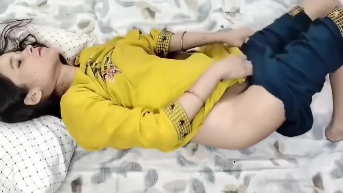 Cute Stepsister In Law Ki Chuchi Daba Daba Kar Choda