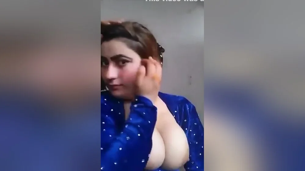 Today Exclusive- Paki Girl Shows Her Boobs And Boobs Sucking By Lover 1