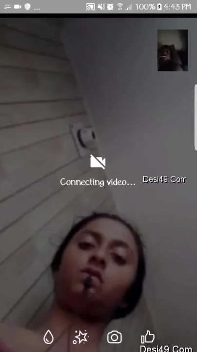 Exclusive- Cute Girl Showing Her Boobs And Fingering On Video Cal